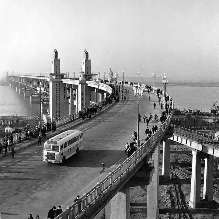 新中國第一批女攝影記者曉莊去世，享年94歲