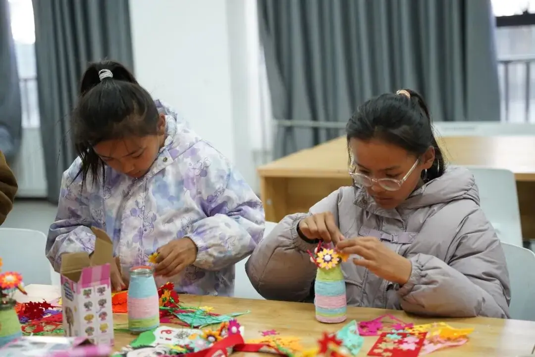 西藏拉薩市圖書館組織開展少兒暖冬情感實踐營活動