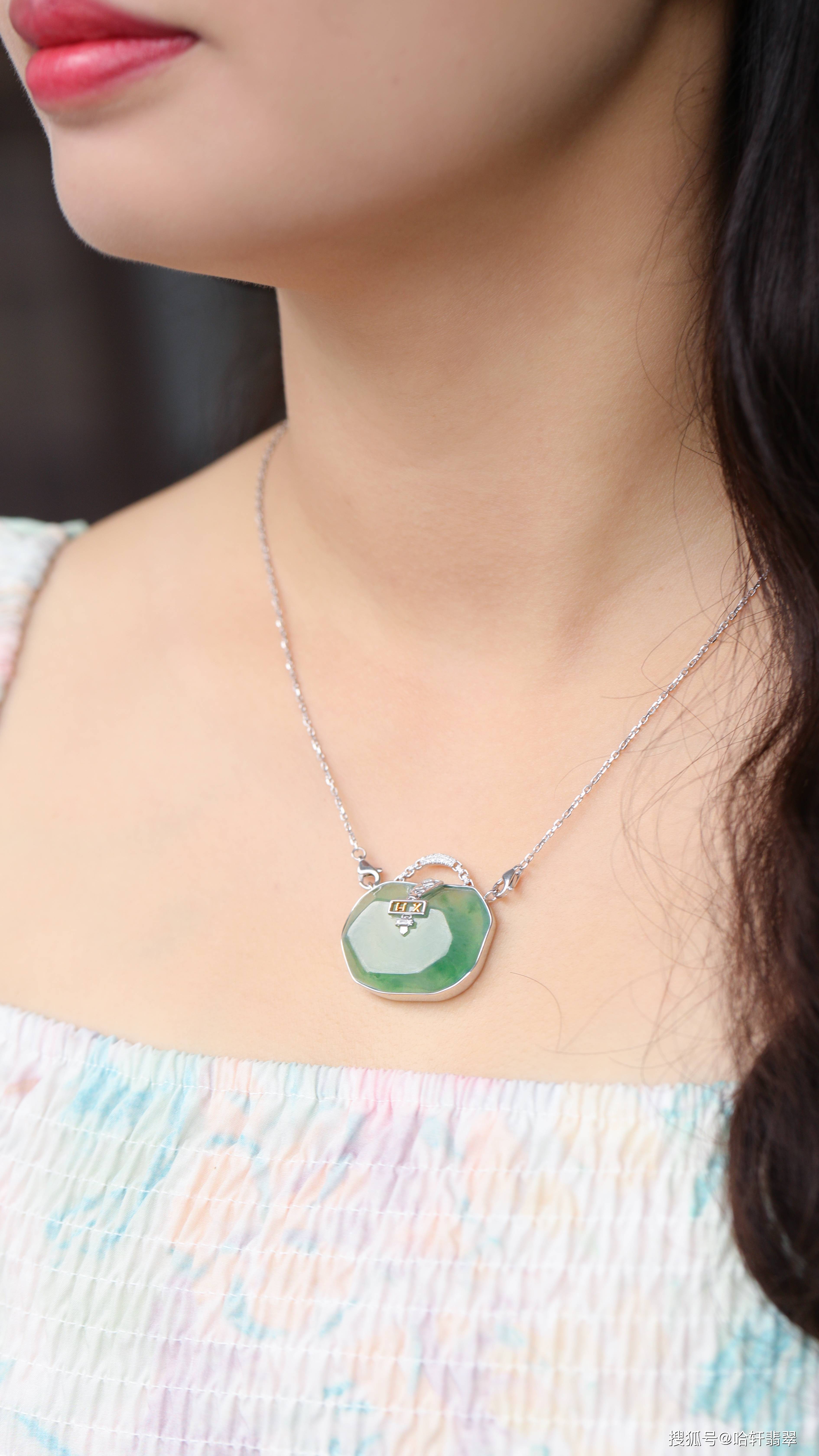 天然的“富貴包”，不做雕刻直接鑲嵌戴！