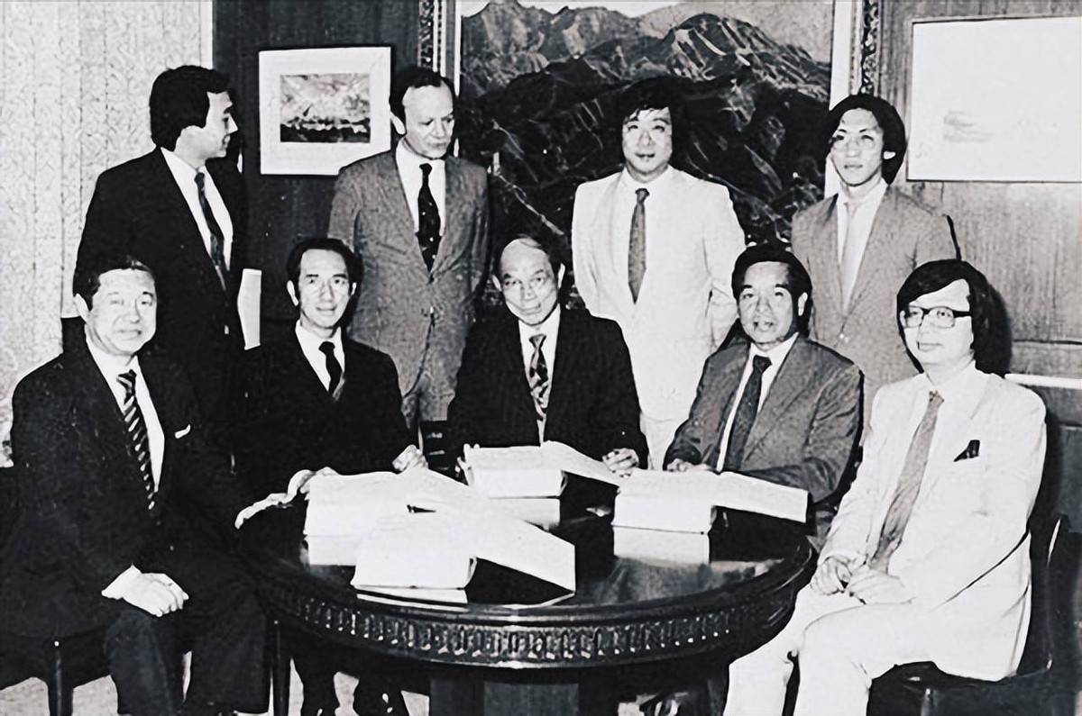 原創霍啟剛房產資訊暗含深意，霍震霆能為賭王家站臺，卻不讓他沾邊