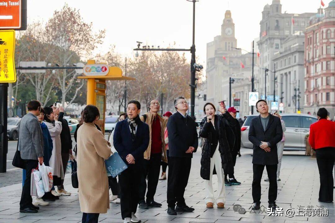 外灘露臺詩歌季，以詩為媒歌唱城市精神