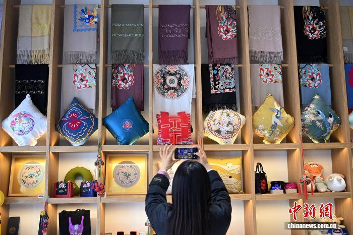 甘肅臨夏：東鄉刺繡煥新生