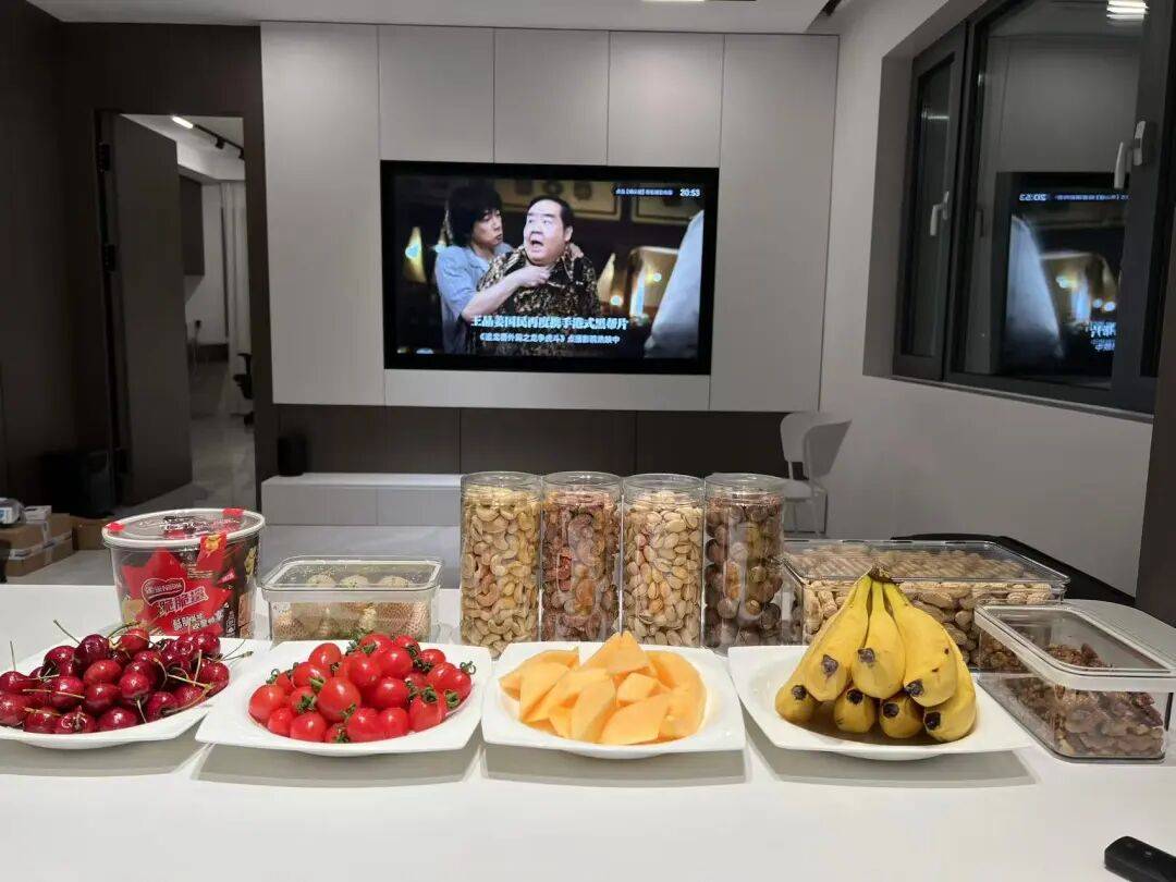 鶴崗「房產一哥」，轉行擦邊背後