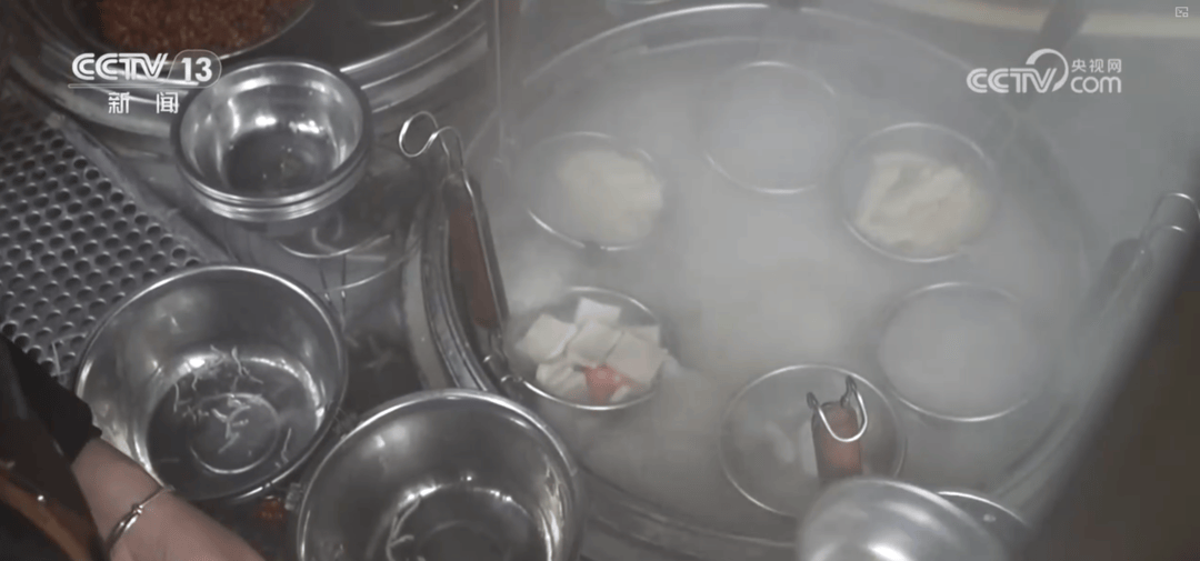 特色小吃串點成線變身“流量密碼” “美食+”延伸文旅消費鏈條