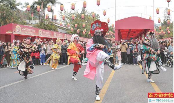 賞年花 掃年貨 品美食 買文創