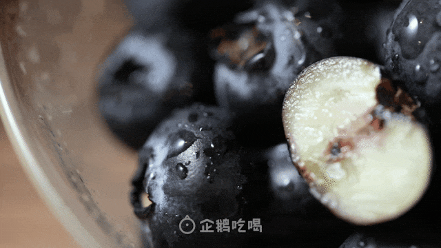 快放假了，美食公司都買些什麼好吃年貨回家？