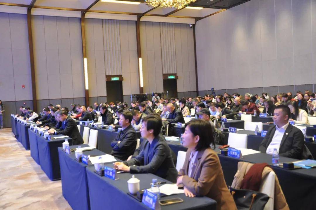 吉林、新疆滑雪產業優勢明顯 中國滑雪度假區競爭力推薦榜（2026）暨“滑雪旅遊十佳城市”推薦榜單釋出