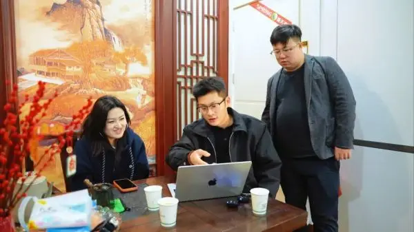 春天集團斬獲抖音生活服務“2025年度門窗類目甄選品牌”