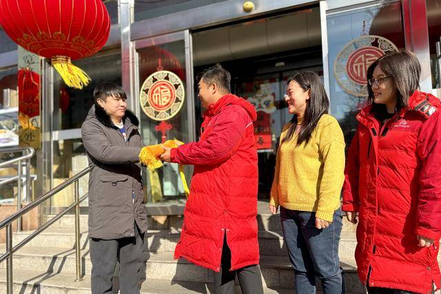 西城展覽路街道快速處置民生訴求，居民送錦旗點贊“馬上辦”