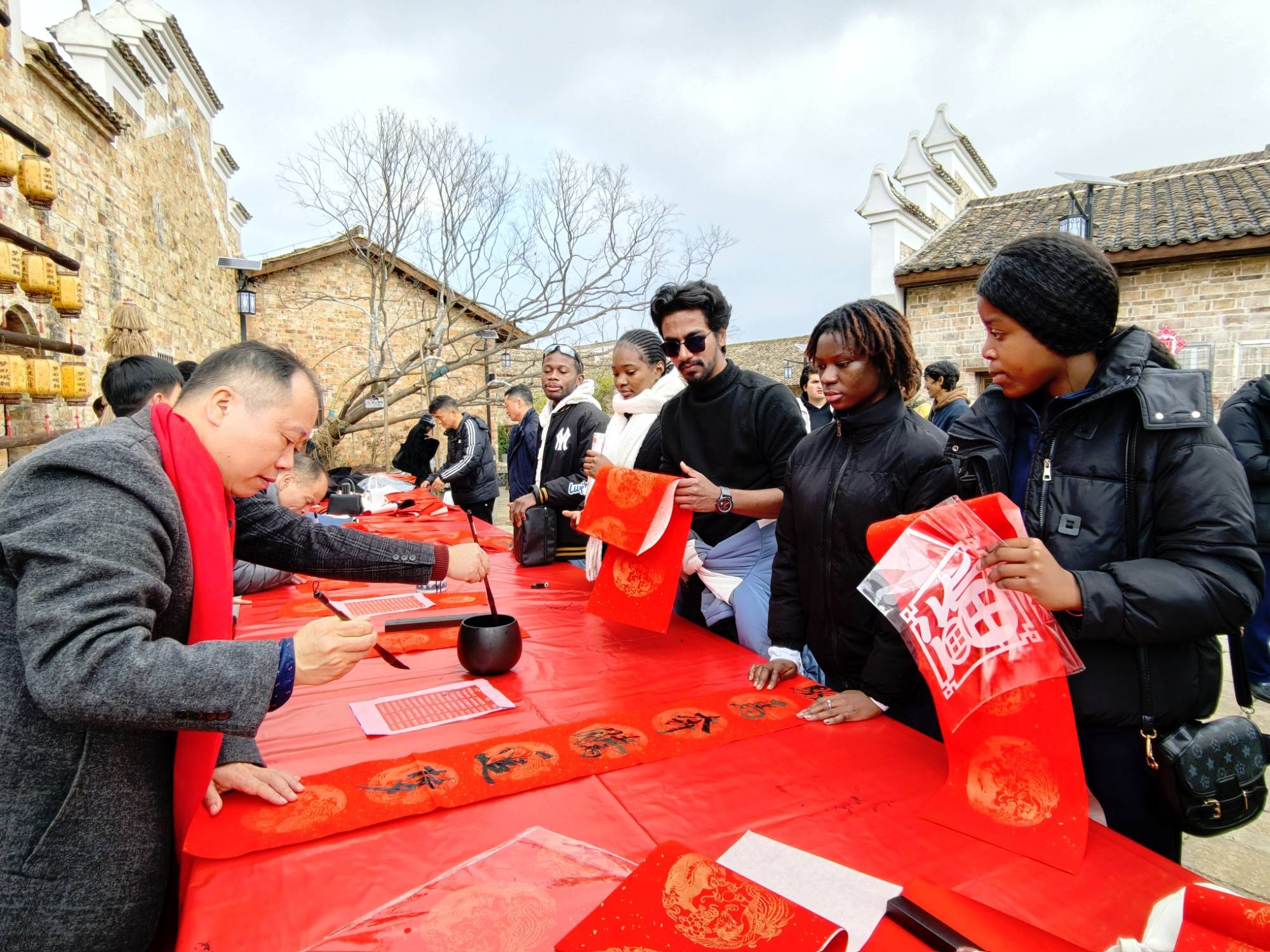 江西分宜：外國留學生體驗民俗感受年味