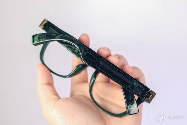 小米 AI 眼鏡：小愛同學的最佳容器
