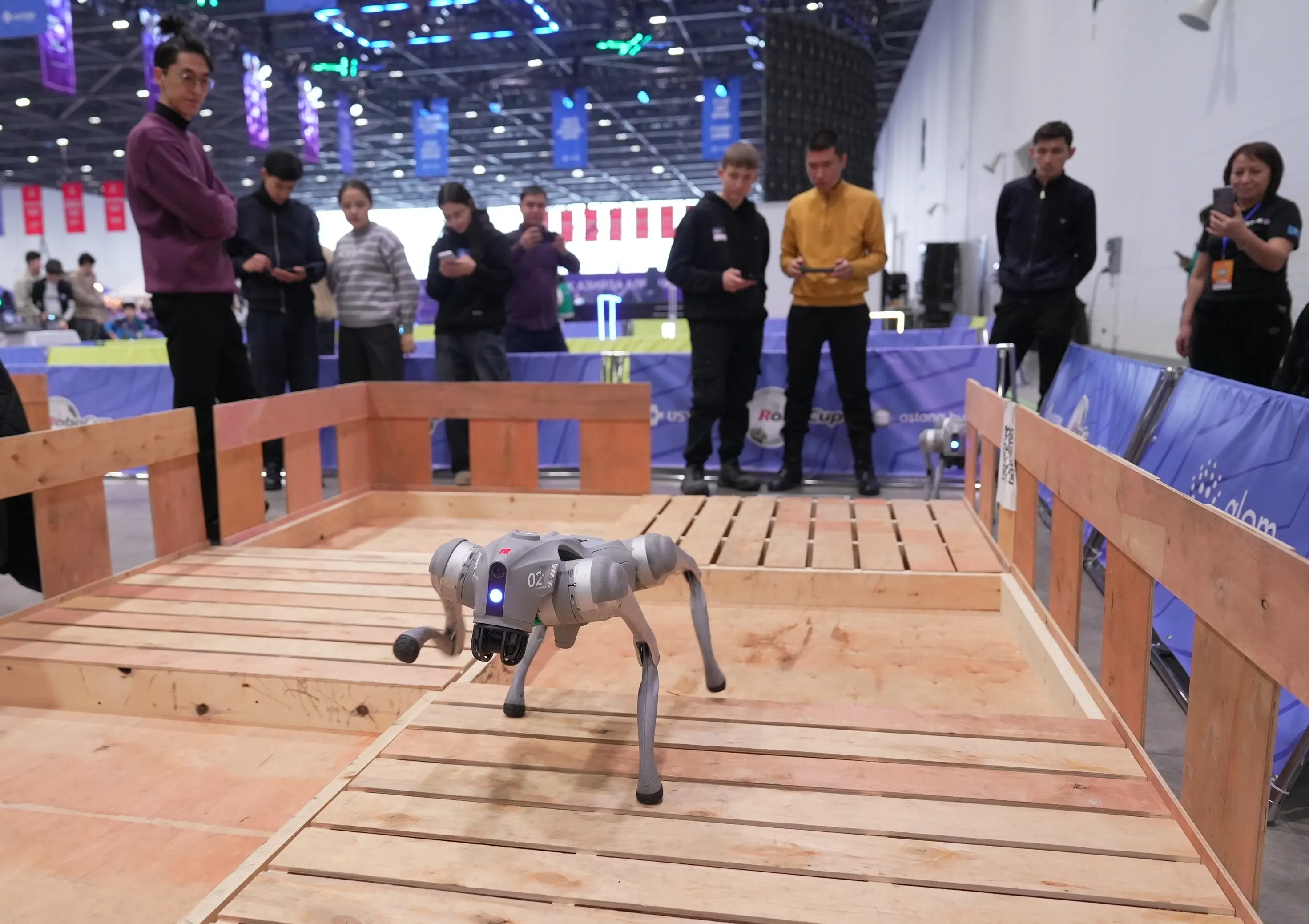 哈薩克舉辦青少年科技節