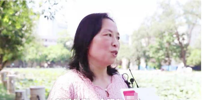 原創2019年，49歲宿管阿姨陪兒子考研，兒子上岸復旦，自己考進了211