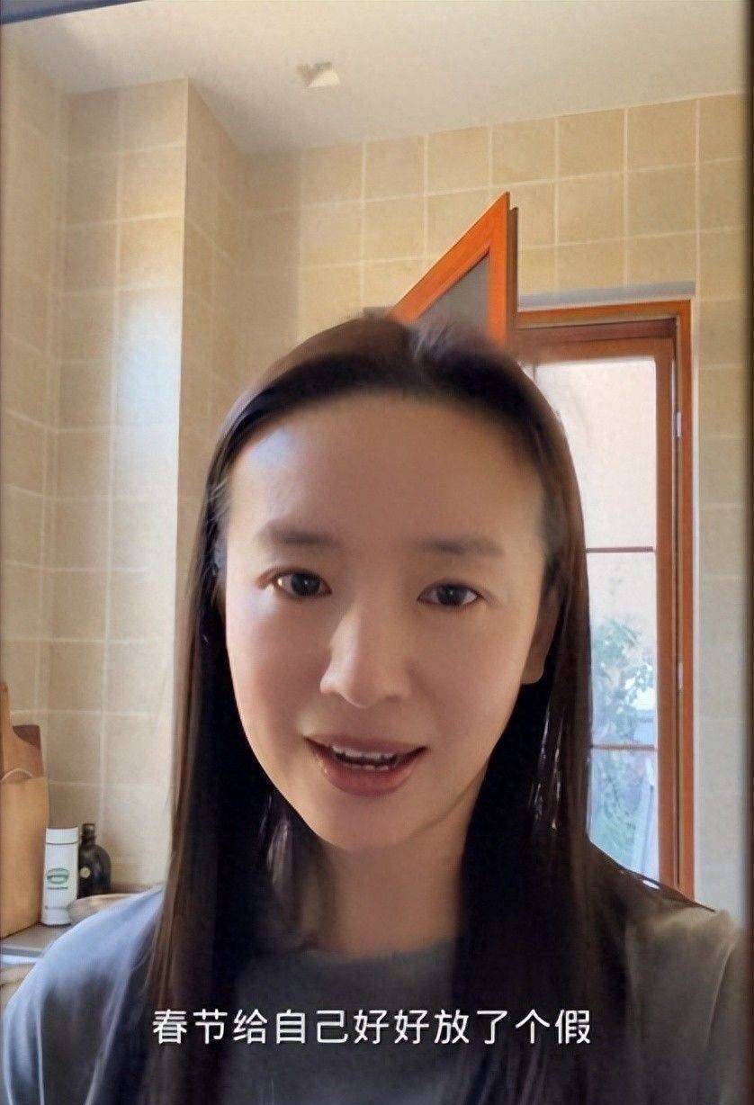 原創董潔曬大連別墅，裝修老舊，養雞鴨很愜意，長老年斑自嘲沒人認