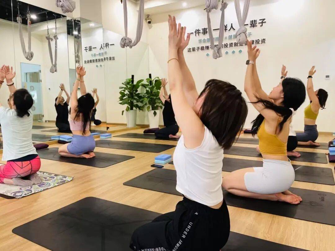 成都夜校即將開班，3月多區課程上新！舞蹈、配音、攝影、瑜伽、咖啡、化妝、羽毛球、八段錦…