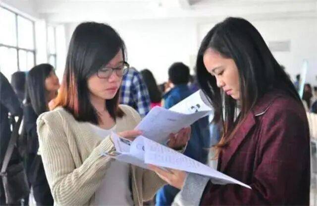 “上大學”和“沒上大學”的區別，五張圖既真實又無奈，很是現實