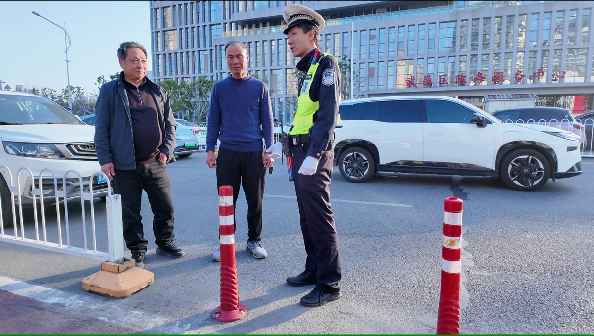 “小切口大縱深”！武昌交警精準施策，破解新河街小學通行難題
