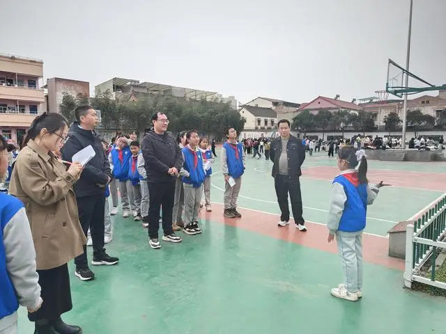 濟源：文昌路小學舉行“小雷鋒宣講員”比賽