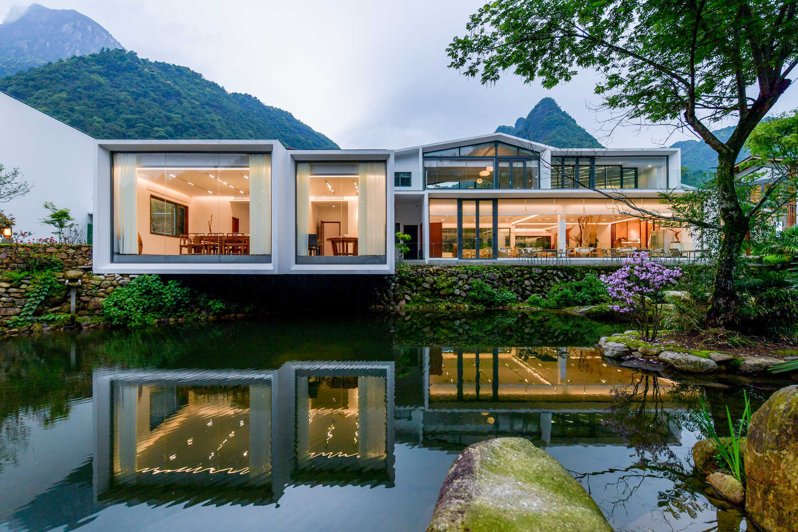 歸納銷售領先的門窗品牌，門窗銷售冠軍品牌哪家比較靠譜