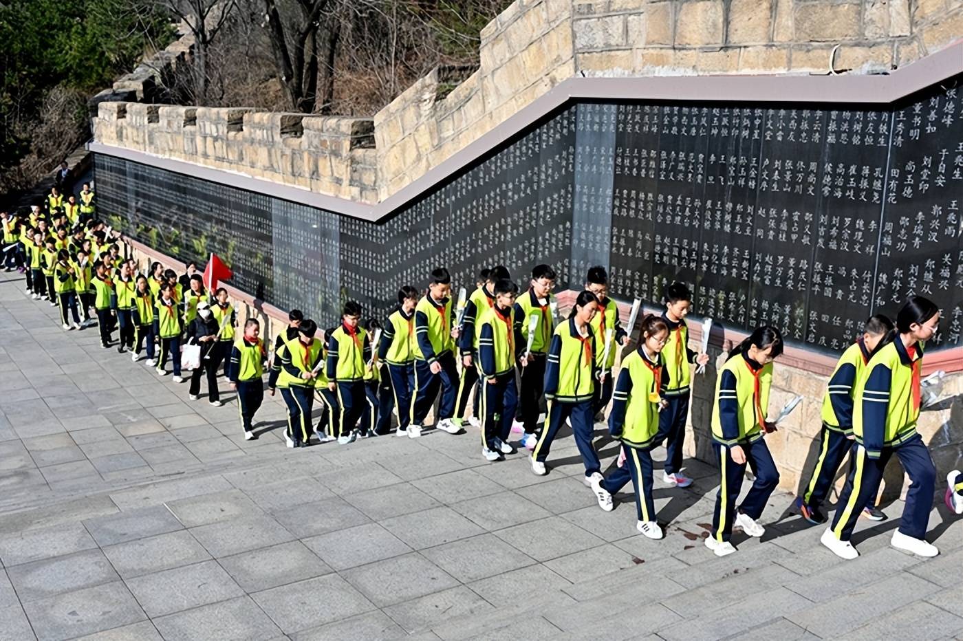 盂縣第三實驗小學舉辦愛國主義教育實踐活動