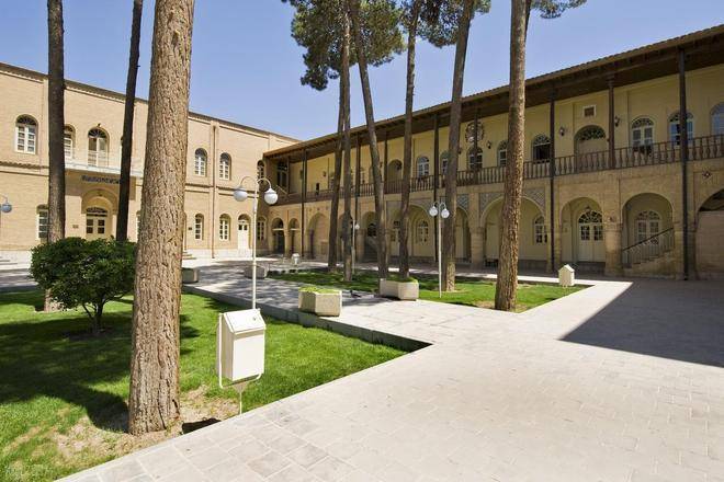 原創伊朗科技大學被炸，美以接連炸3所大學，你炸我炸文明被炸成齏粉