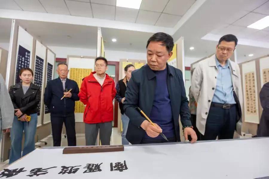 “亦復如是”《心經》書法展在武漢舉行，三十餘參展者共書經典