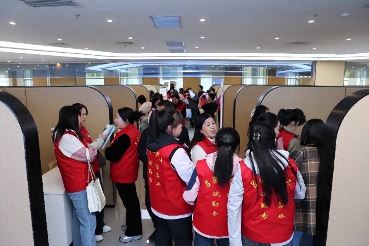 2026年呂梁山護工春季專場招聘會成功舉辦