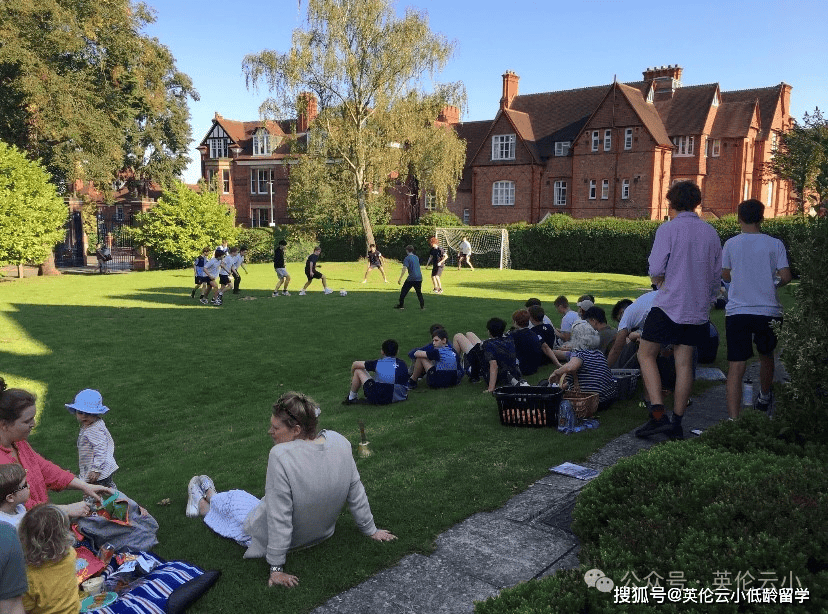 18歲以下英國低齡留學的監護≠接送孩子！