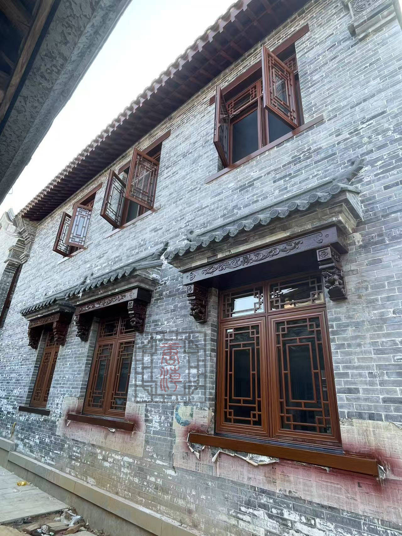 解惑自建房中式門窗廠家哪家好，中式門窗報價貴不貴問題