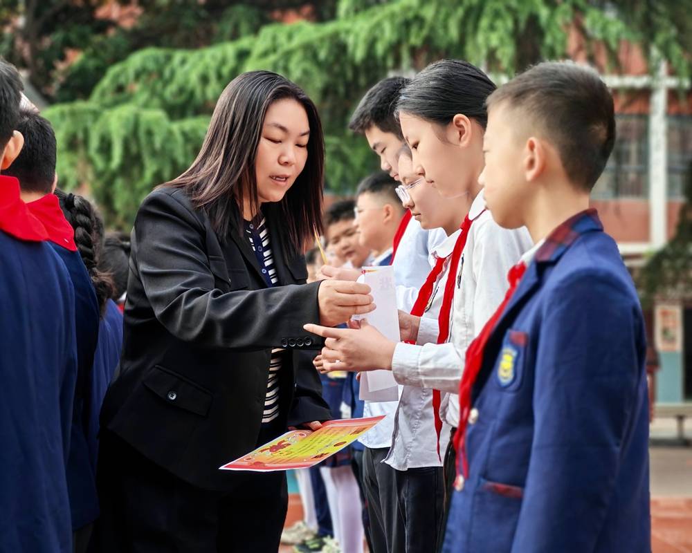 二七區祥雲路小學：榜樣引領風尚 雷鋒精神閃光