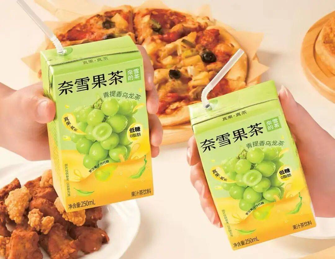 從杯子到瓶子，茶咖巨頭們把生意做到了超市貨架上