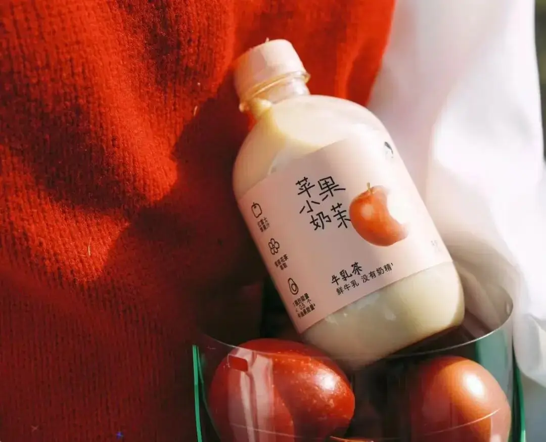 從杯子到瓶子，茶咖巨頭們把生意做到了超市貨架上