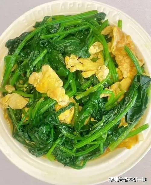 年紀大了預防心梗，常吃這6道美食，特別是中老年，有助打通堵點