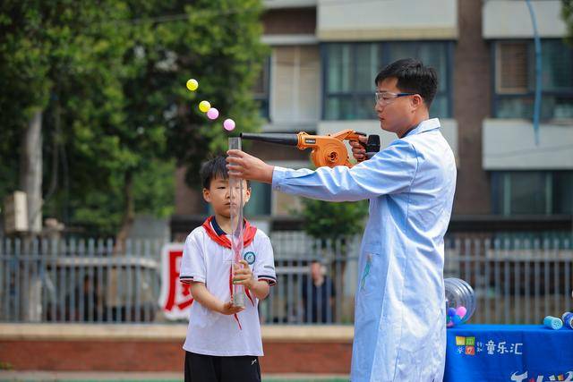 鄭州高新區榮邦城小學：十載科創同行 點亮科學童心