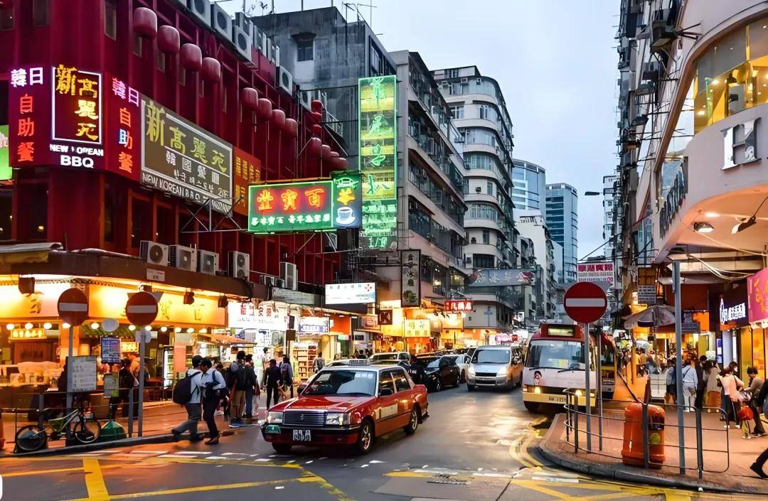 原創中國香港留學"價效比神話"破滅：港校學費三連漲，畢業生工資還不如內地