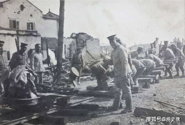 原創老照片：英國領事拍攝收藏的辛亥革命武漢場景照，建築廢墟、革命軍行動和起義犧牲者，慘烈血腥
