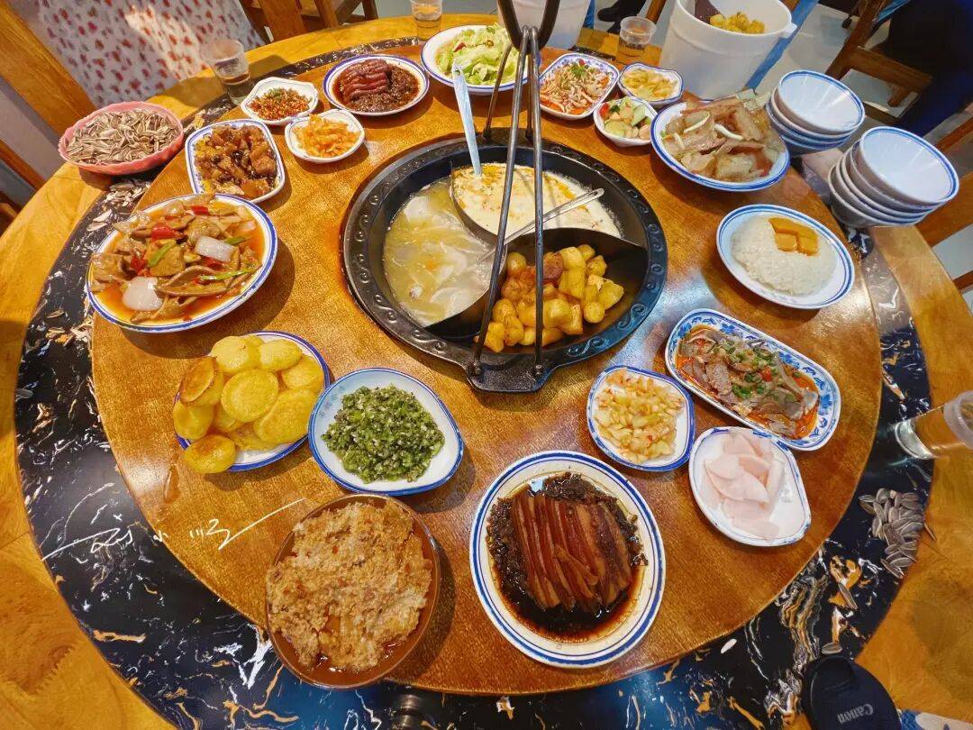 原創重慶奉節超接地氣的鄉土美食！人均30元吃到飽，無限續菜太過癮