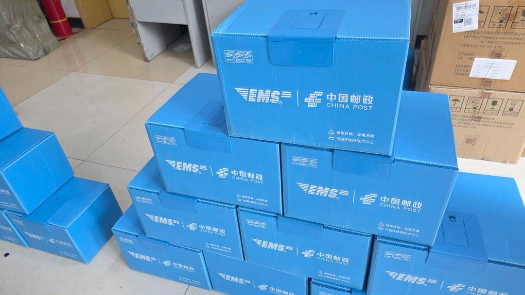 拆快遞像剝洋蔥？新國標落地半月，快遞包裝為啥仍難“瘦身”？