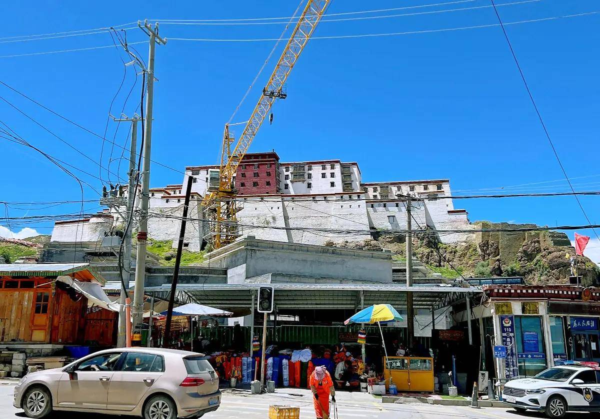後藏中心日喀則，班禪駐錫地扎什倫布寺（小學與古堡）