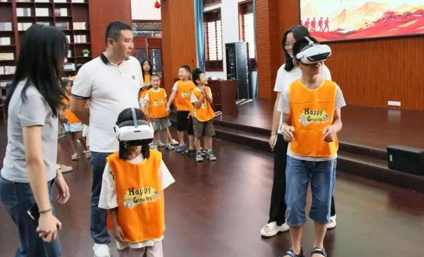 PICO助力紅色教育，江西萬安圖書館帶少年重溫長征歷程