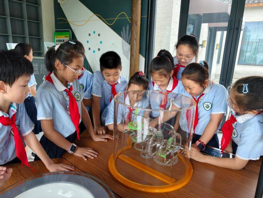 合肥市南國花園小學：探索科技奧秘 點亮科學夢想
