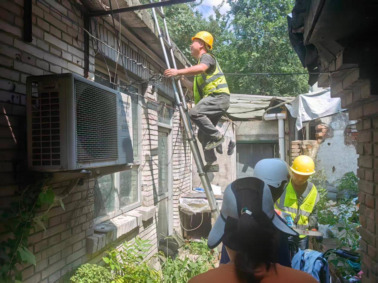 我為群眾辦實事｜東山坡社羣快速處置樹枝擾房隱患